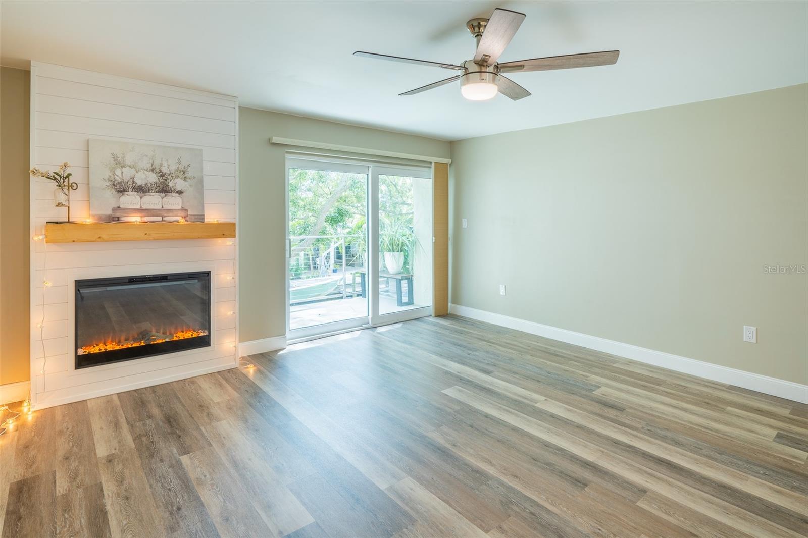433 S PAULA DR #21 — photo 23