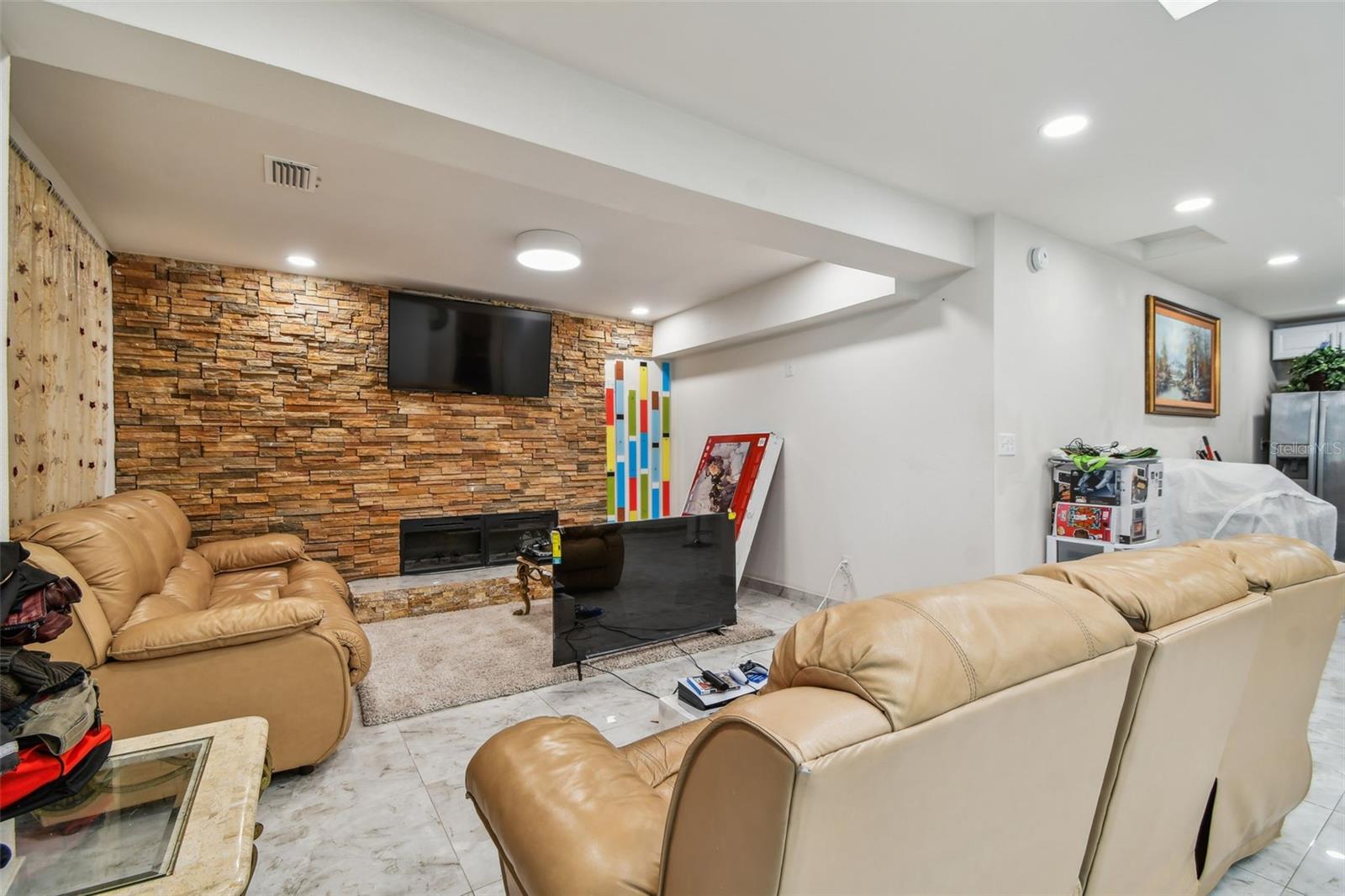 1377 S WASHINGTON AVE — photo 6