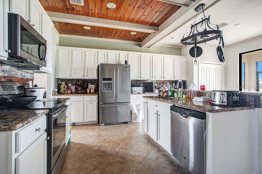 6914 QUIET CREEK DR — photo 11