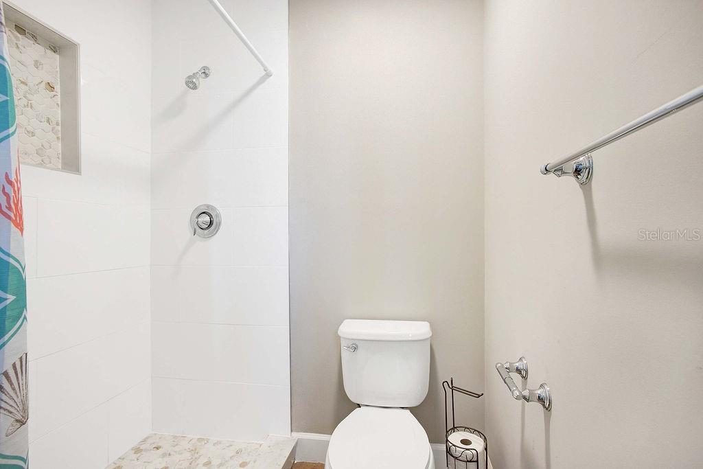 6914 QUIET CREEK DR — photo 22