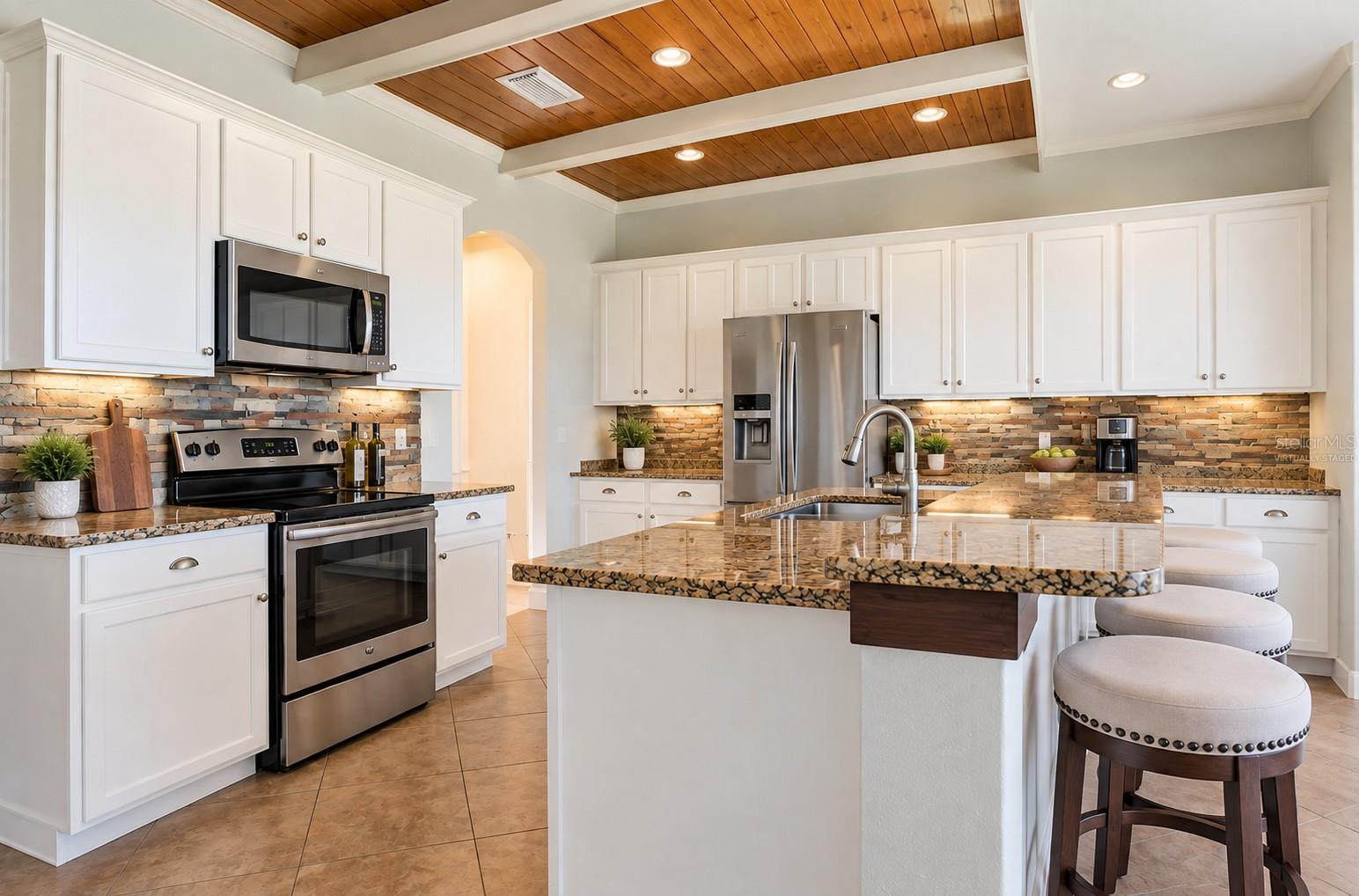 6914 QUIET CREEK DR — photo 4