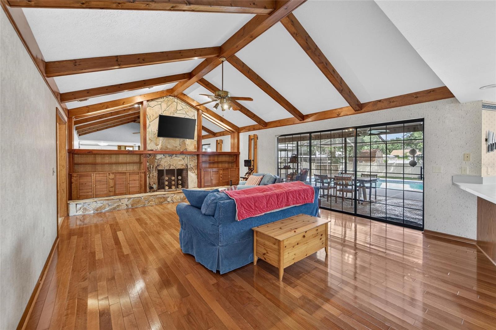 4104 BROOKE DR — photo 3