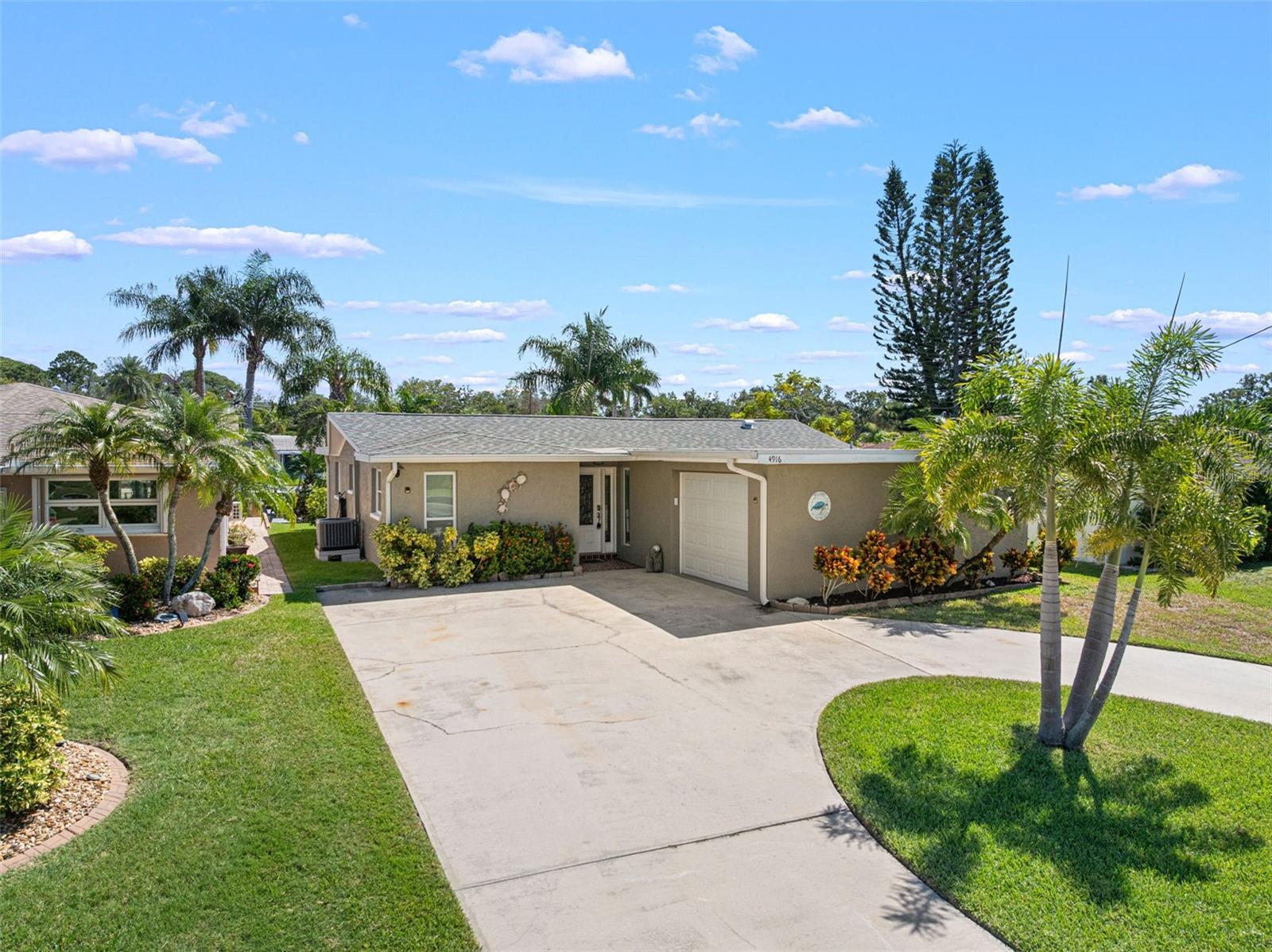 4916 POMPANO DR — photo 2