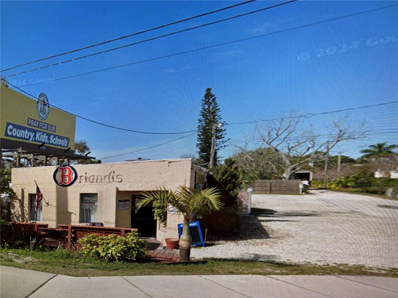 202 TAMIAMI TRL S — photo 2