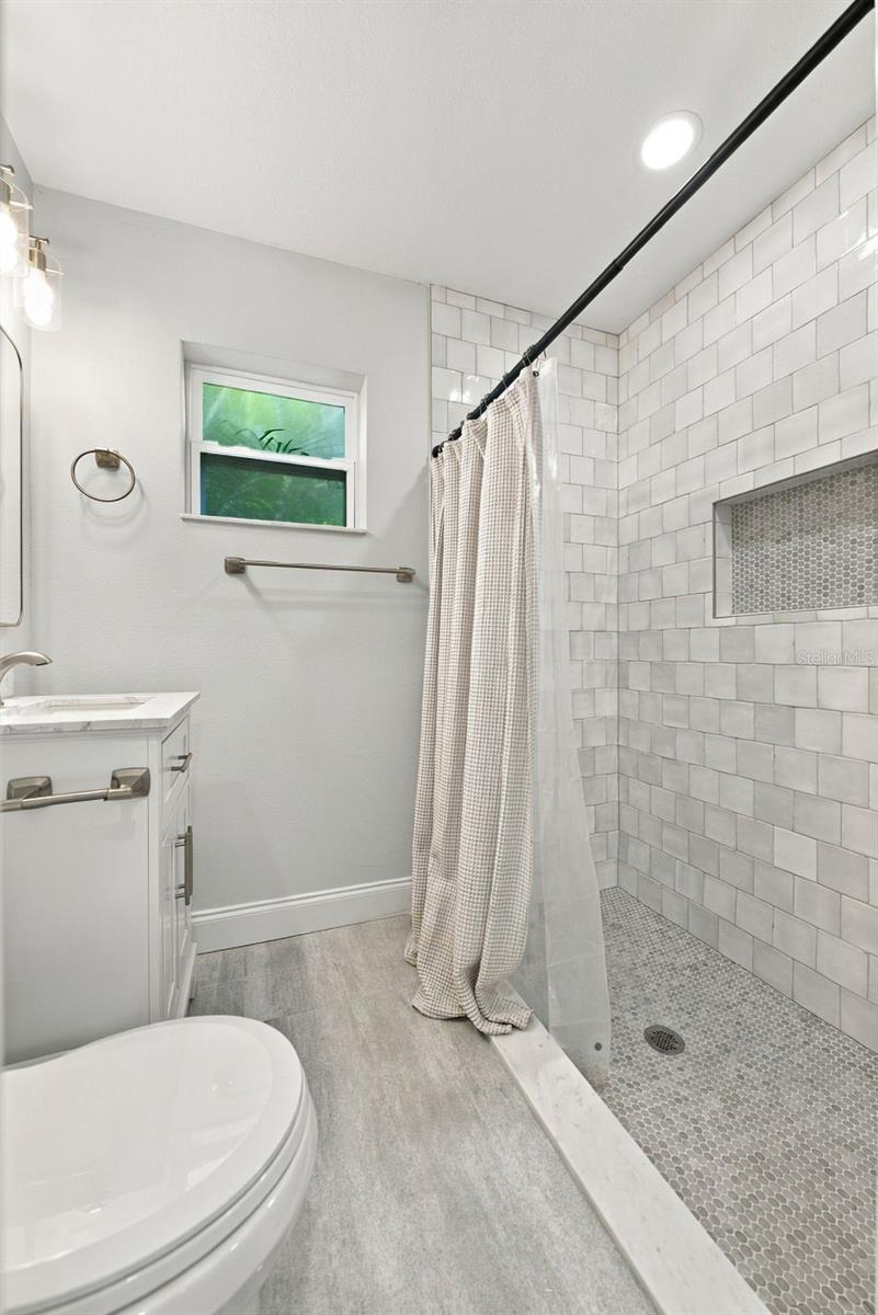 109 E JEAN ST — photo 33