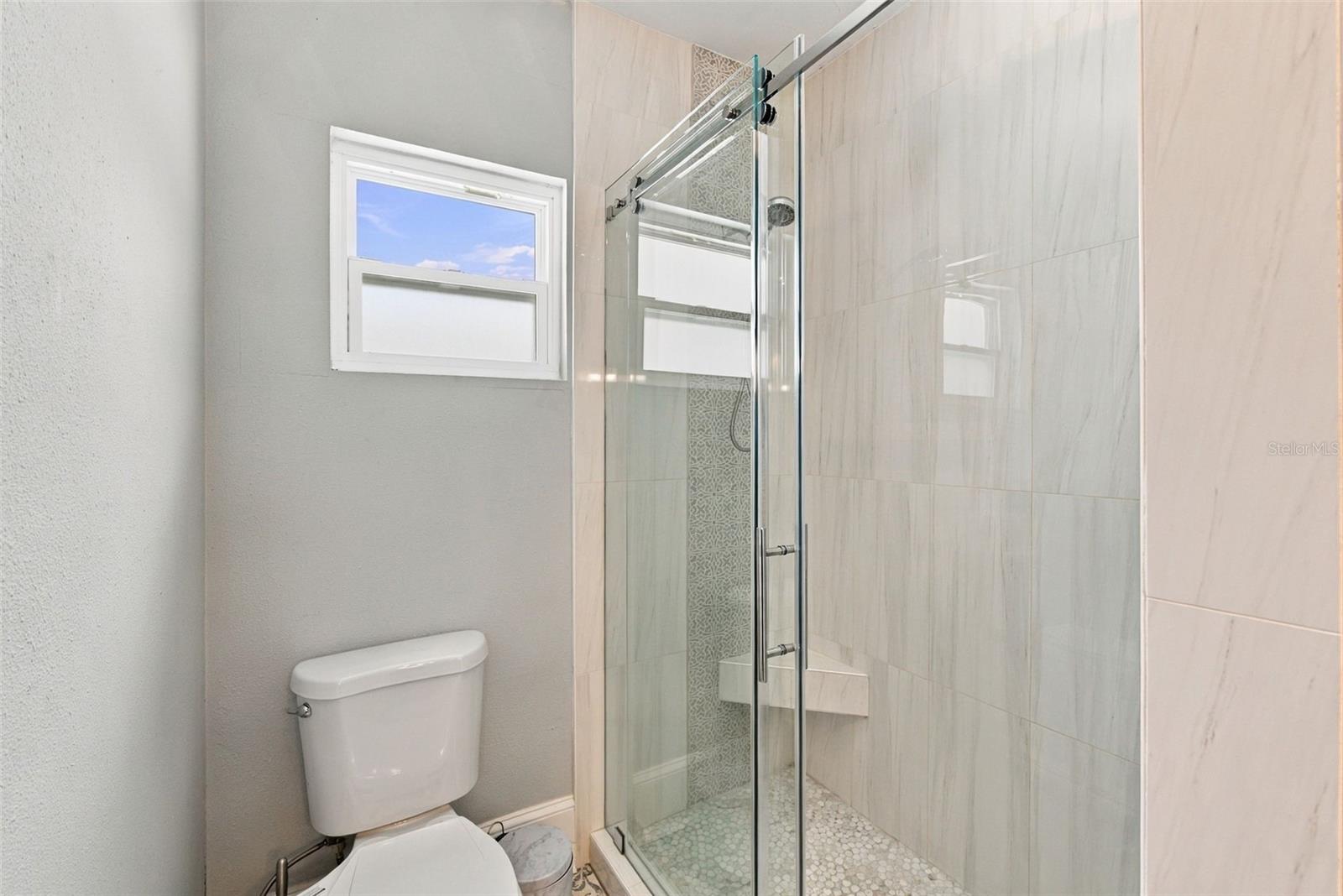 109 E JEAN ST — photo 23