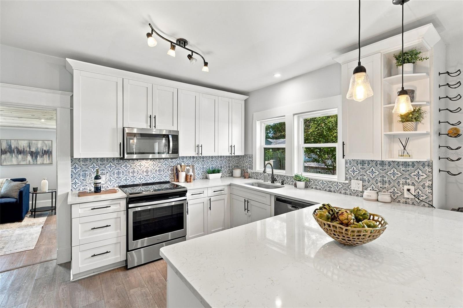 109 E JEAN ST — photo 14