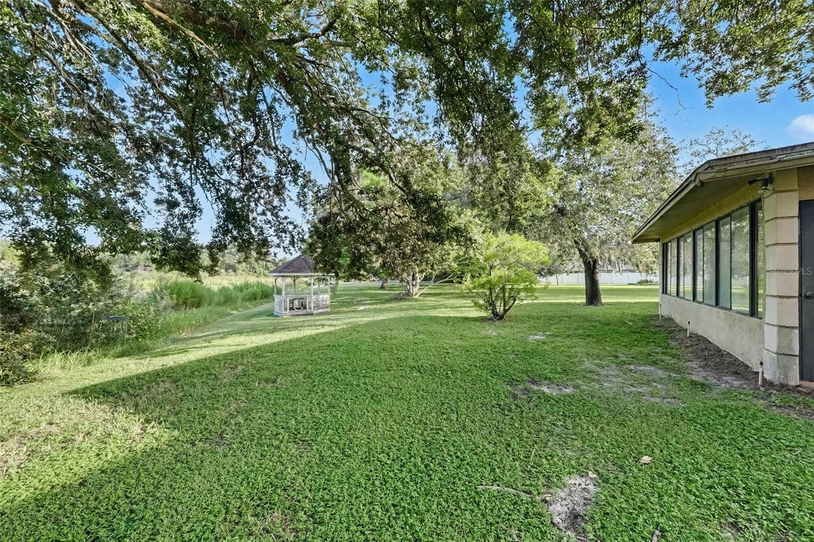 602 SPECK CT — photo 15
