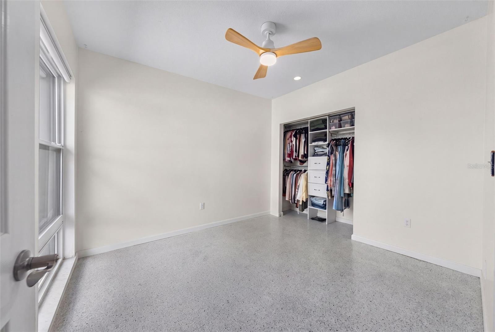 8081 CASCADAS AVE — photo 32