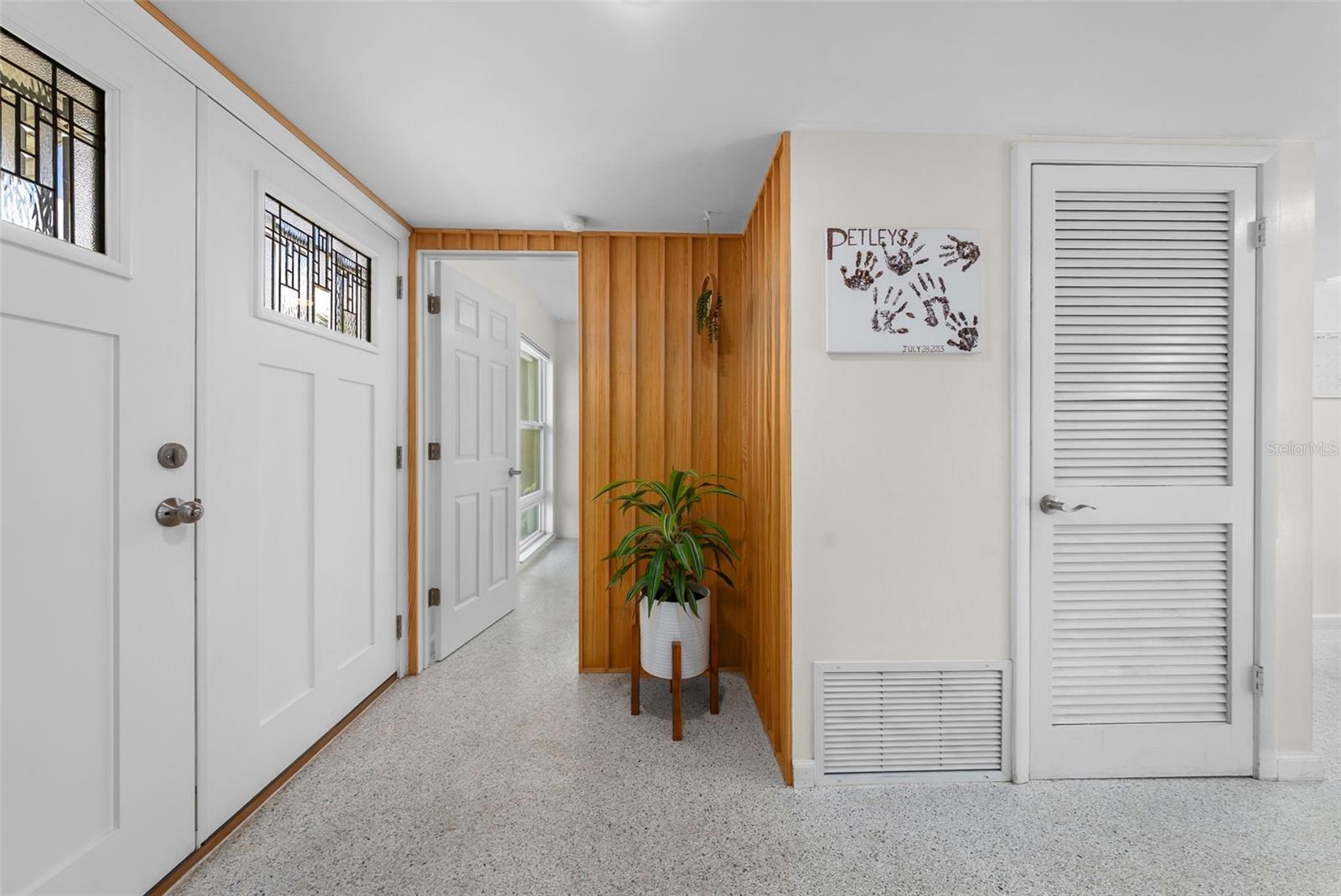 8081 CASCADAS AVE — photo 31