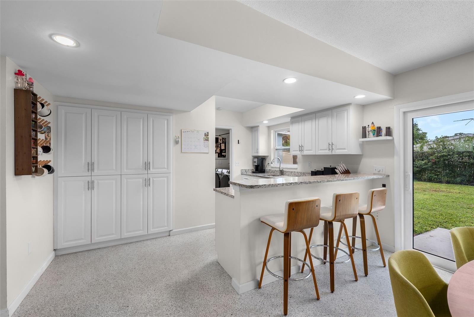 8081 CASCADAS AVE — photo 17