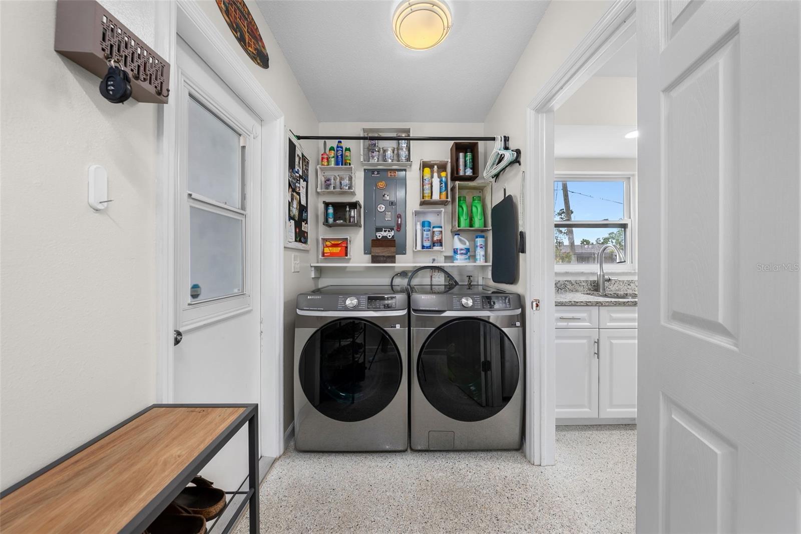 8081 CASCADAS AVE — photo 22