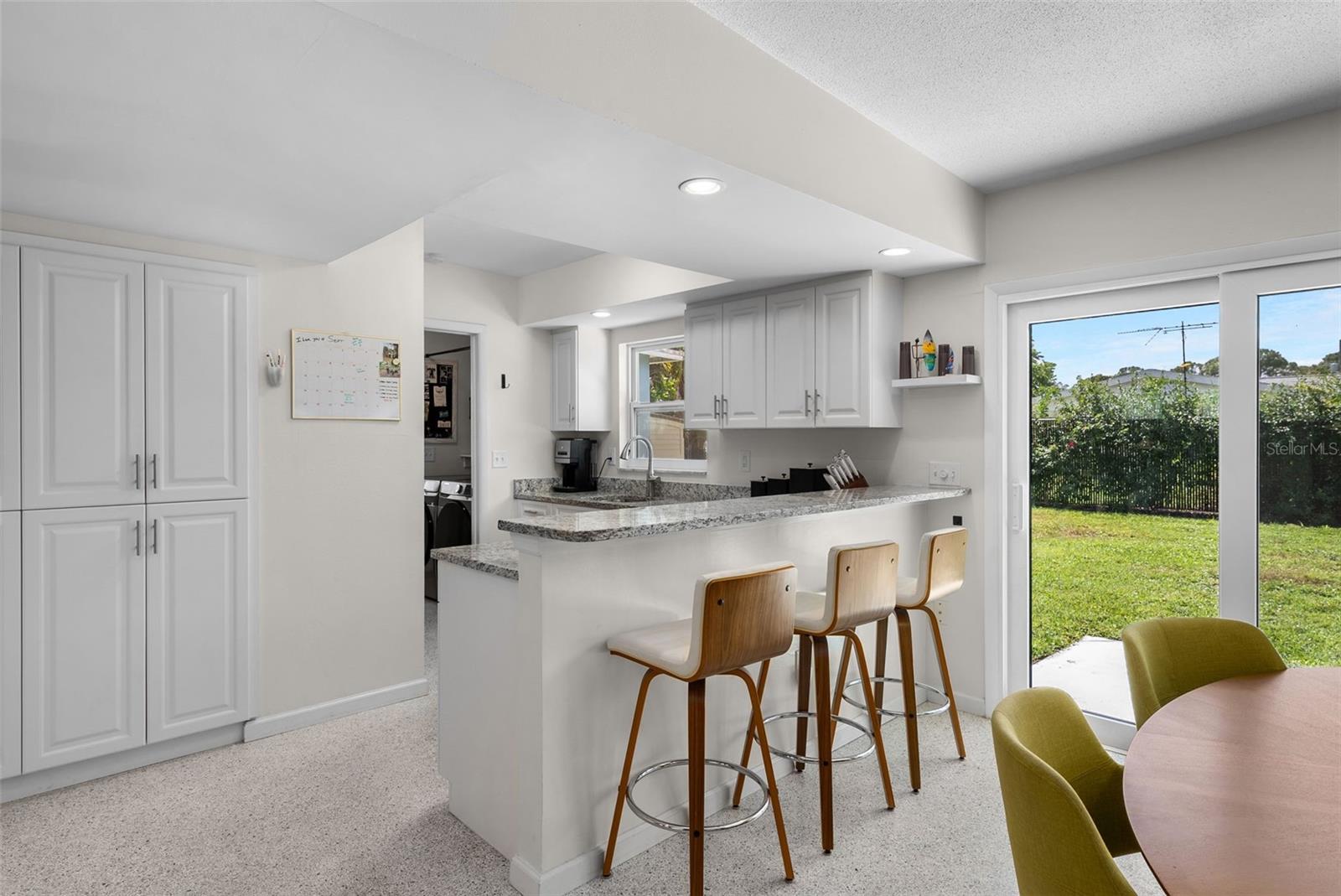 8081 CASCADAS AVE — photo 14