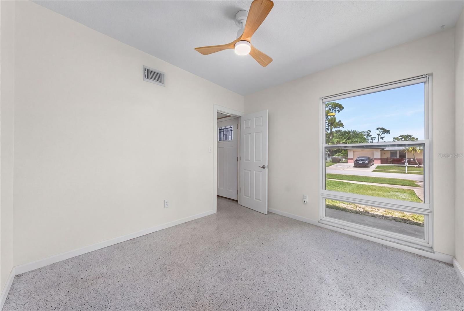 8081 CASCADAS AVE — photo 33