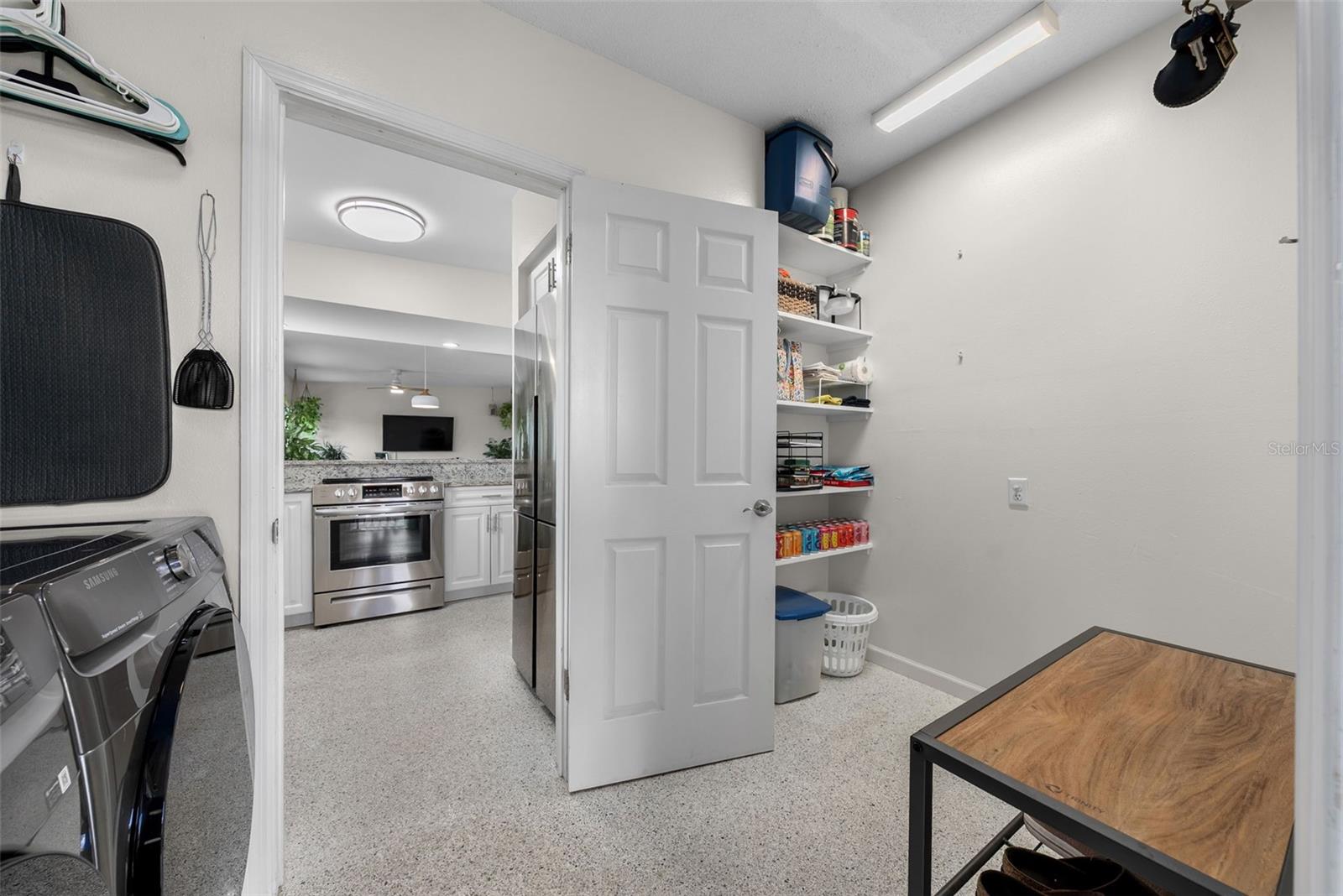 8081 CASCADAS AVE — photo 23
