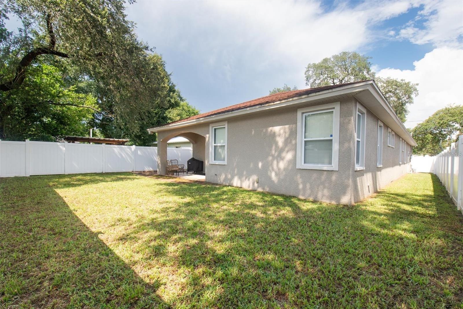 8930 N NEWPORT AVE — photo 41