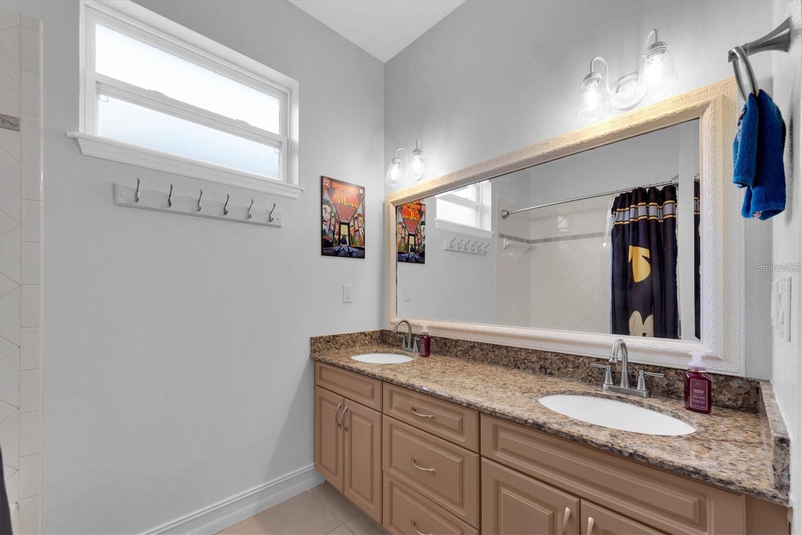 8930 N NEWPORT AVE — photo 35