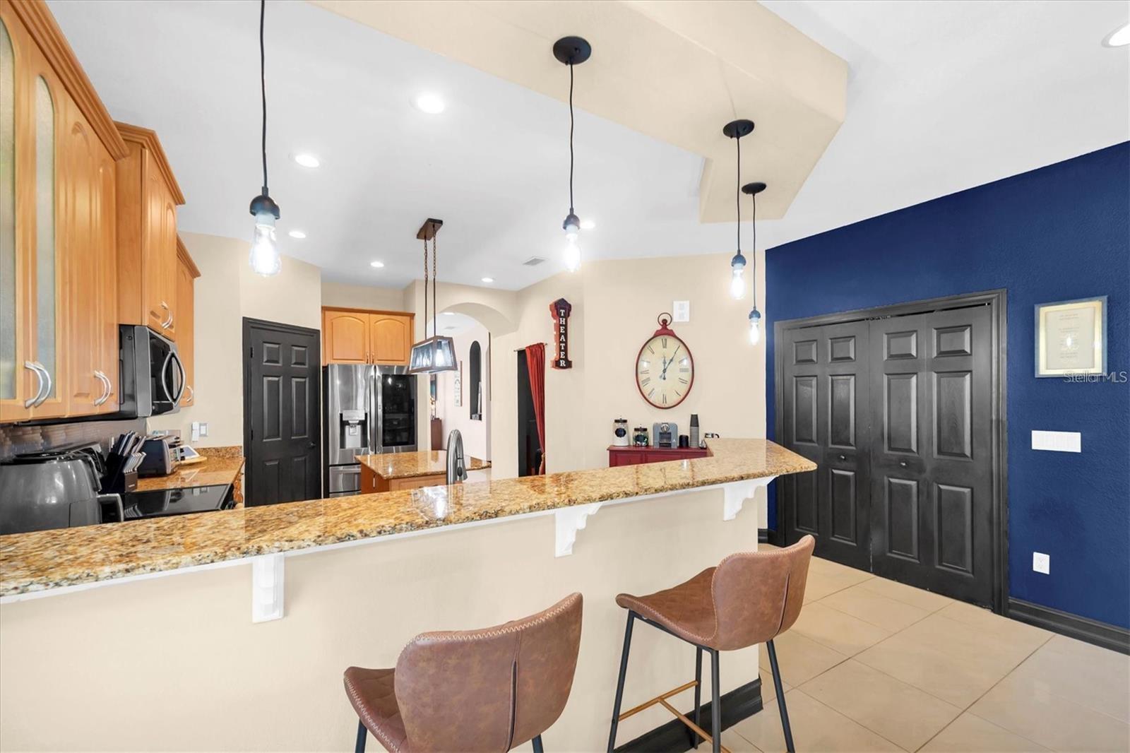 8930 N NEWPORT AVE — photo 16