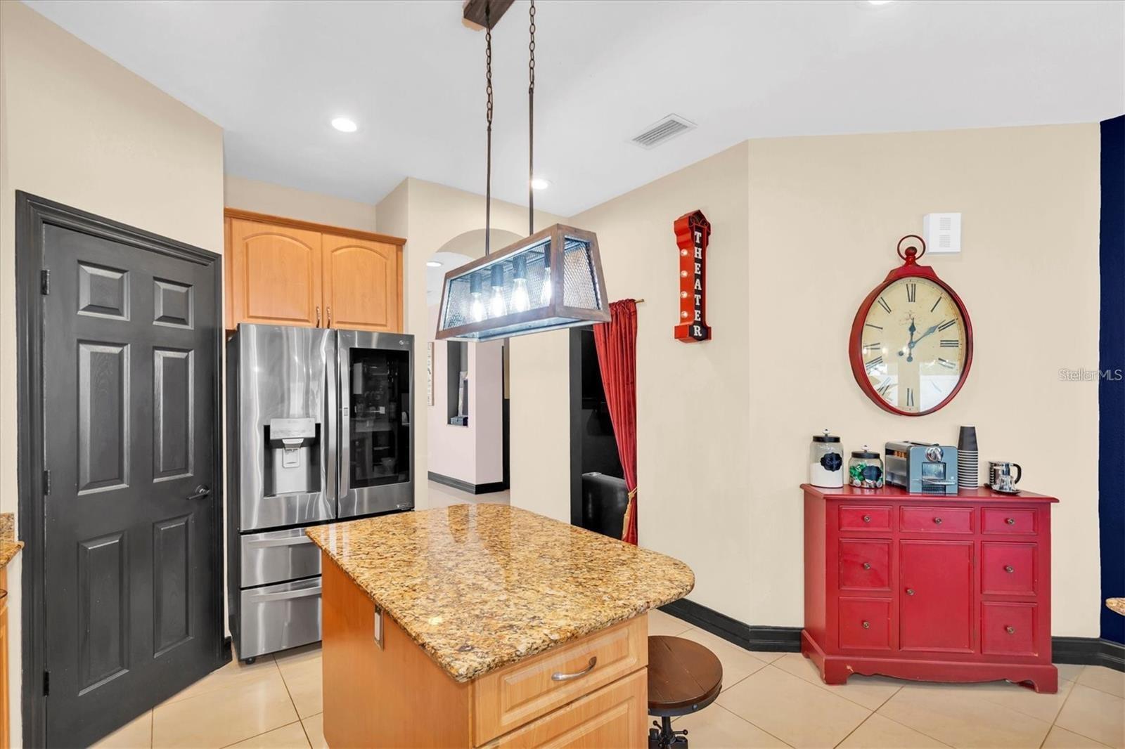 8930 N NEWPORT AVE — photo 19