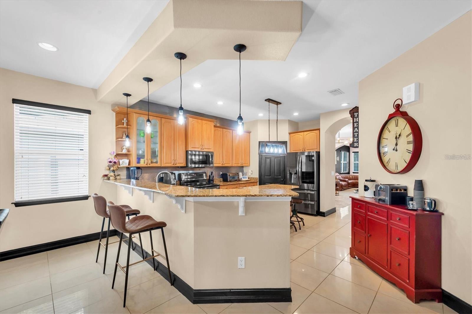 8930 N NEWPORT AVE — photo 13