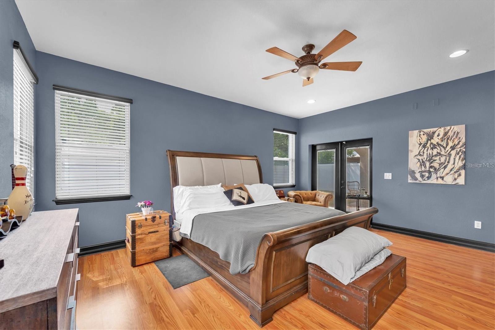 8930 N NEWPORT AVE — photo 26
