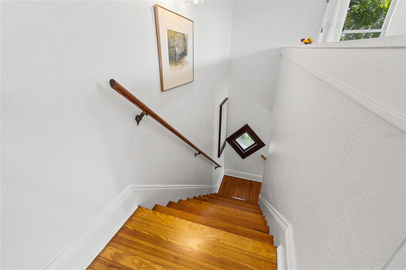 1423 DR MARTIN LUTHER KING JR ST N — photo 47