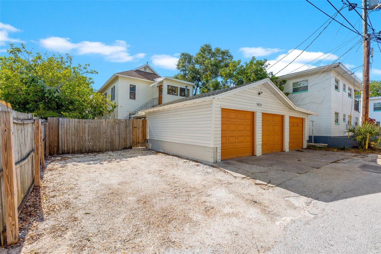 1423 DR MARTIN LUTHER KING JR ST N — photo 62