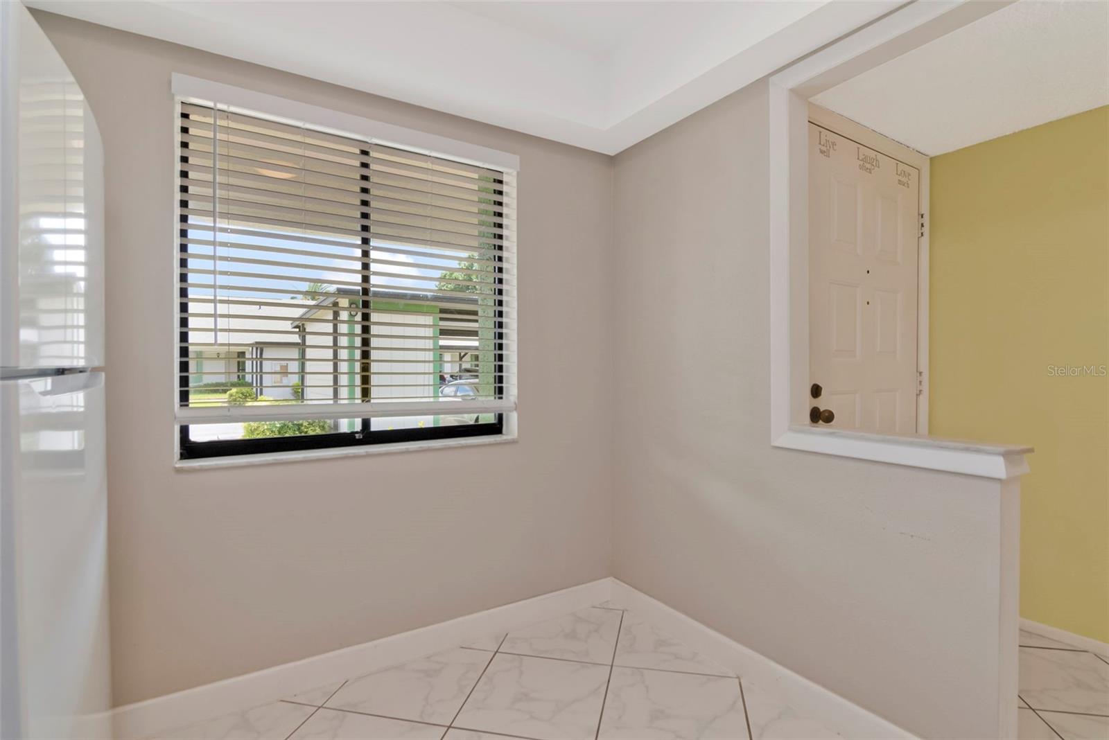 2569 LAURELWOOD DR #11B — photo 11