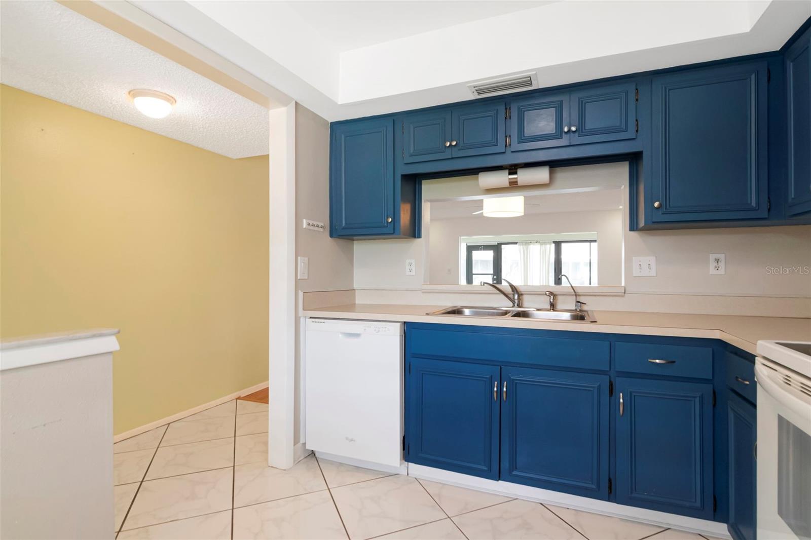 2569 LAURELWOOD DR #11B — photo 10
