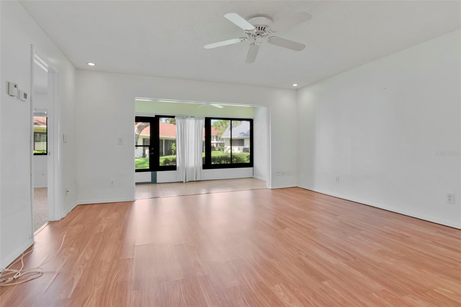 2569 LAURELWOOD DR #11B — photo 17