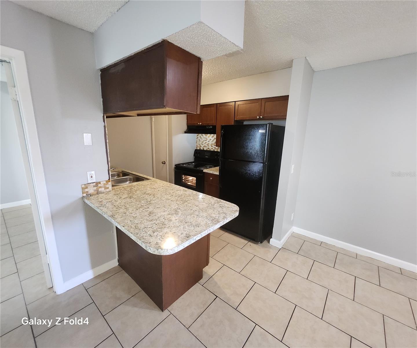 239 RED MAPLE PL — photo 4