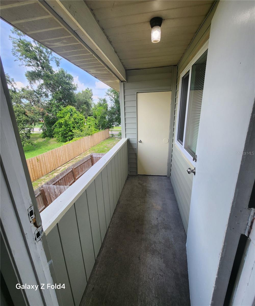 239 RED MAPLE PL — photo 8