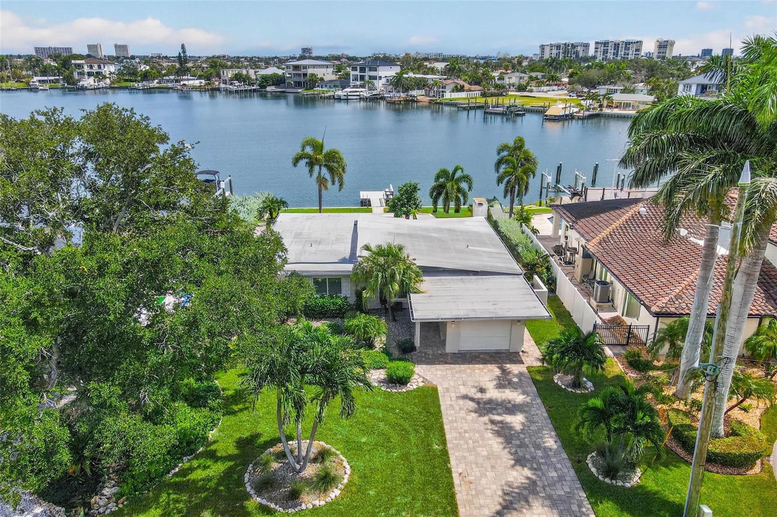 53 DOLPHIN DR — photo 2