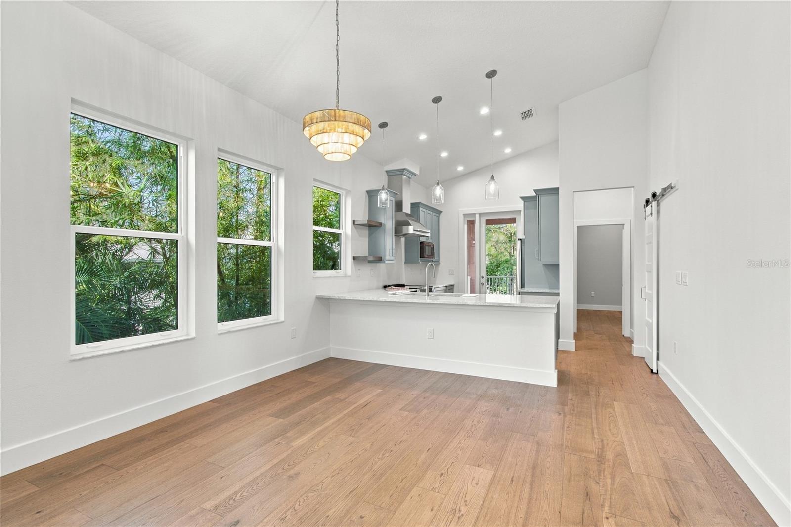 316 INDIANA AVE — photo 11