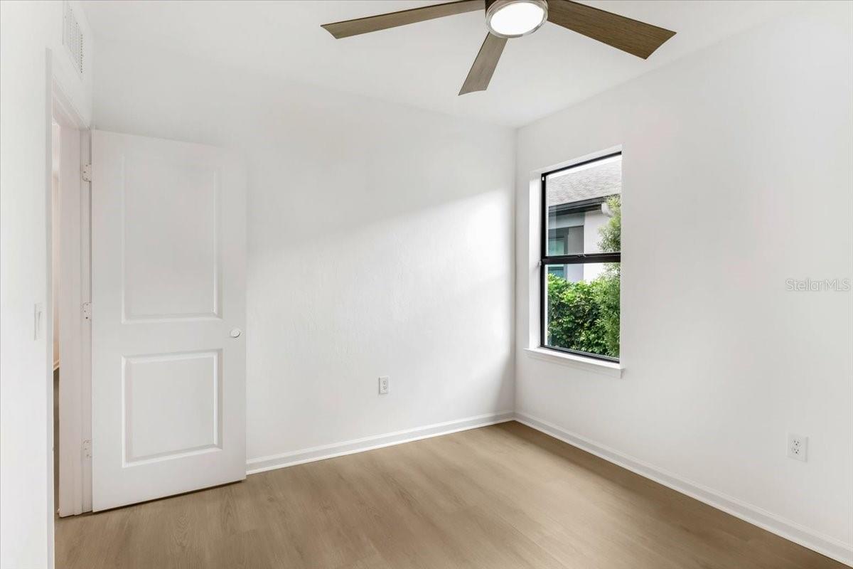 6559 SILVERSTAR DR — photo 22