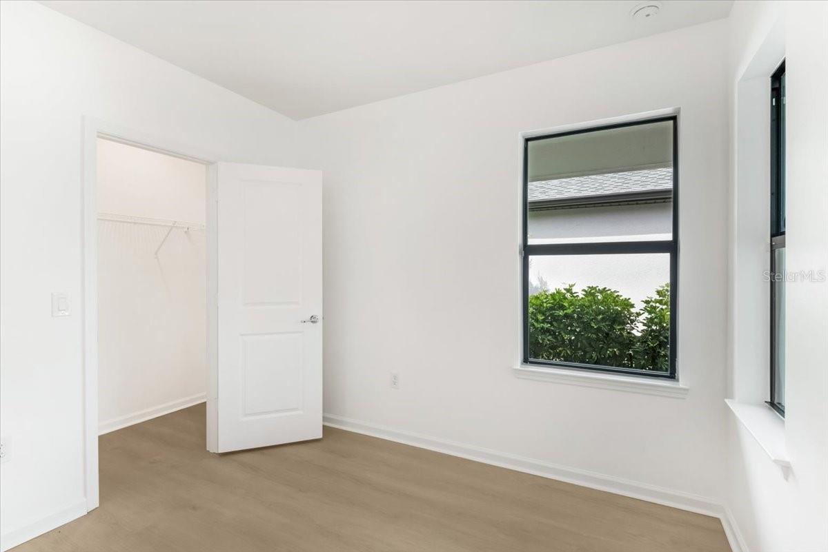6559 SILVERSTAR DR — photo 30