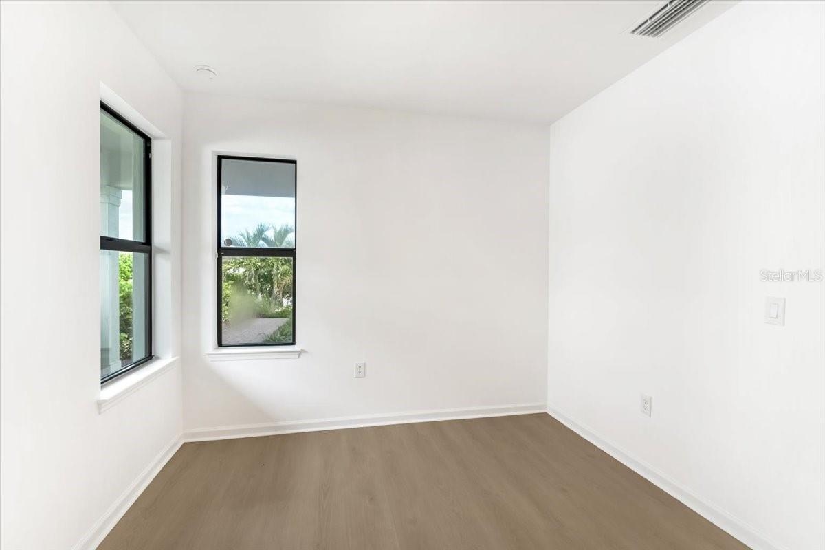 6559 SILVERSTAR DR — photo 29