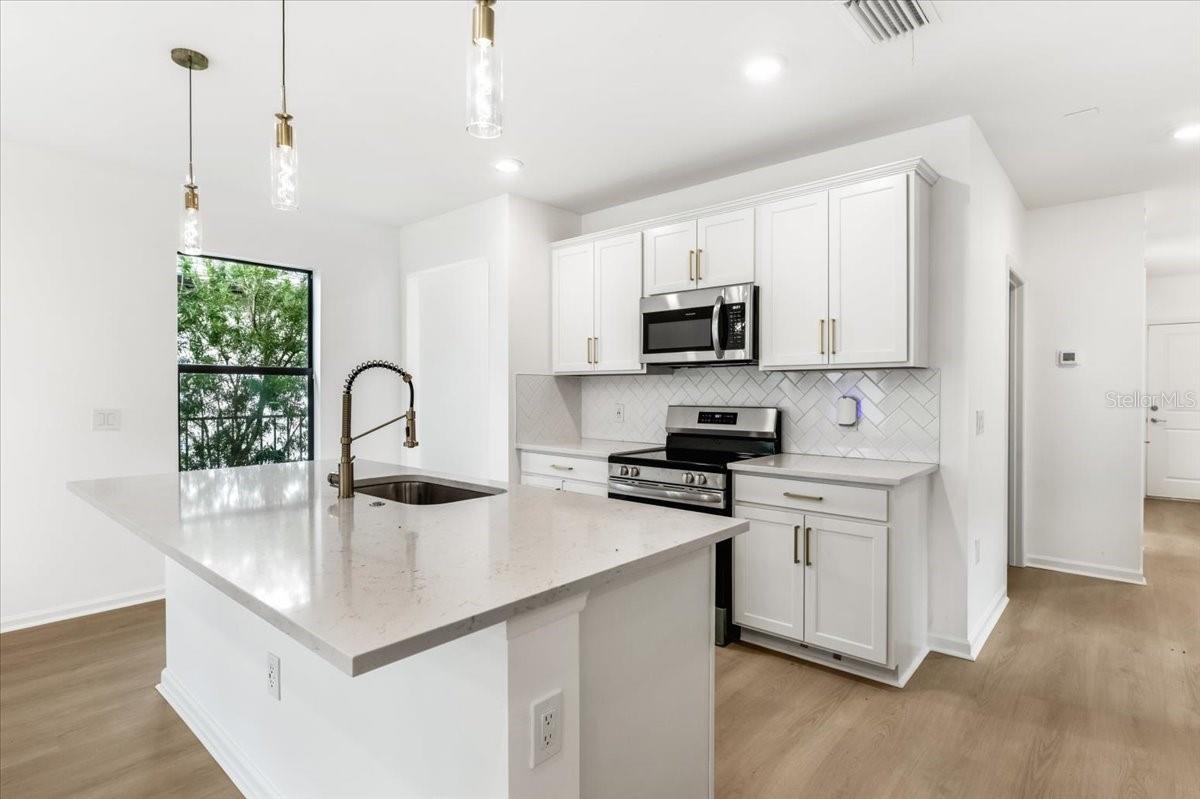 6559 SILVERSTAR DR — photo 5