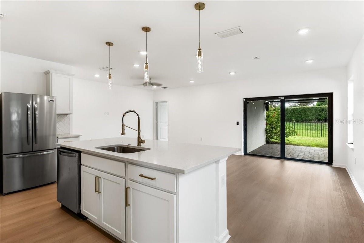 6559 SILVERSTAR DR — photo 3