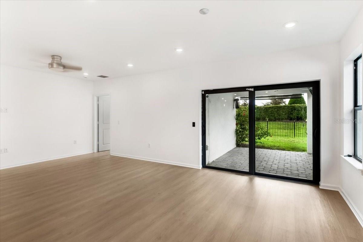 6559 SILVERSTAR DR — photo 12