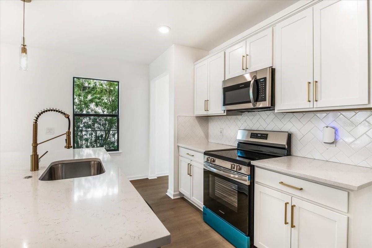 6559 SILVERSTAR DR — photo 6
