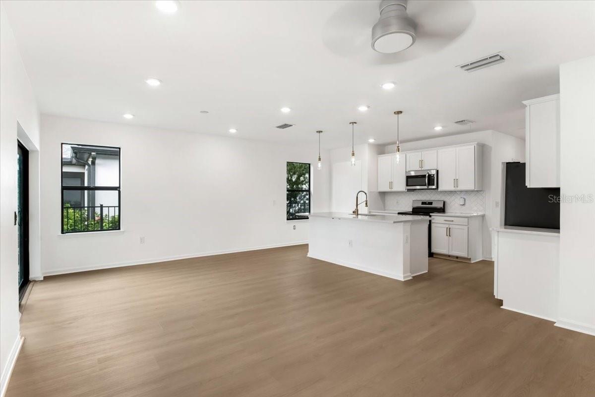 6559 SILVERSTAR DR — photo 8