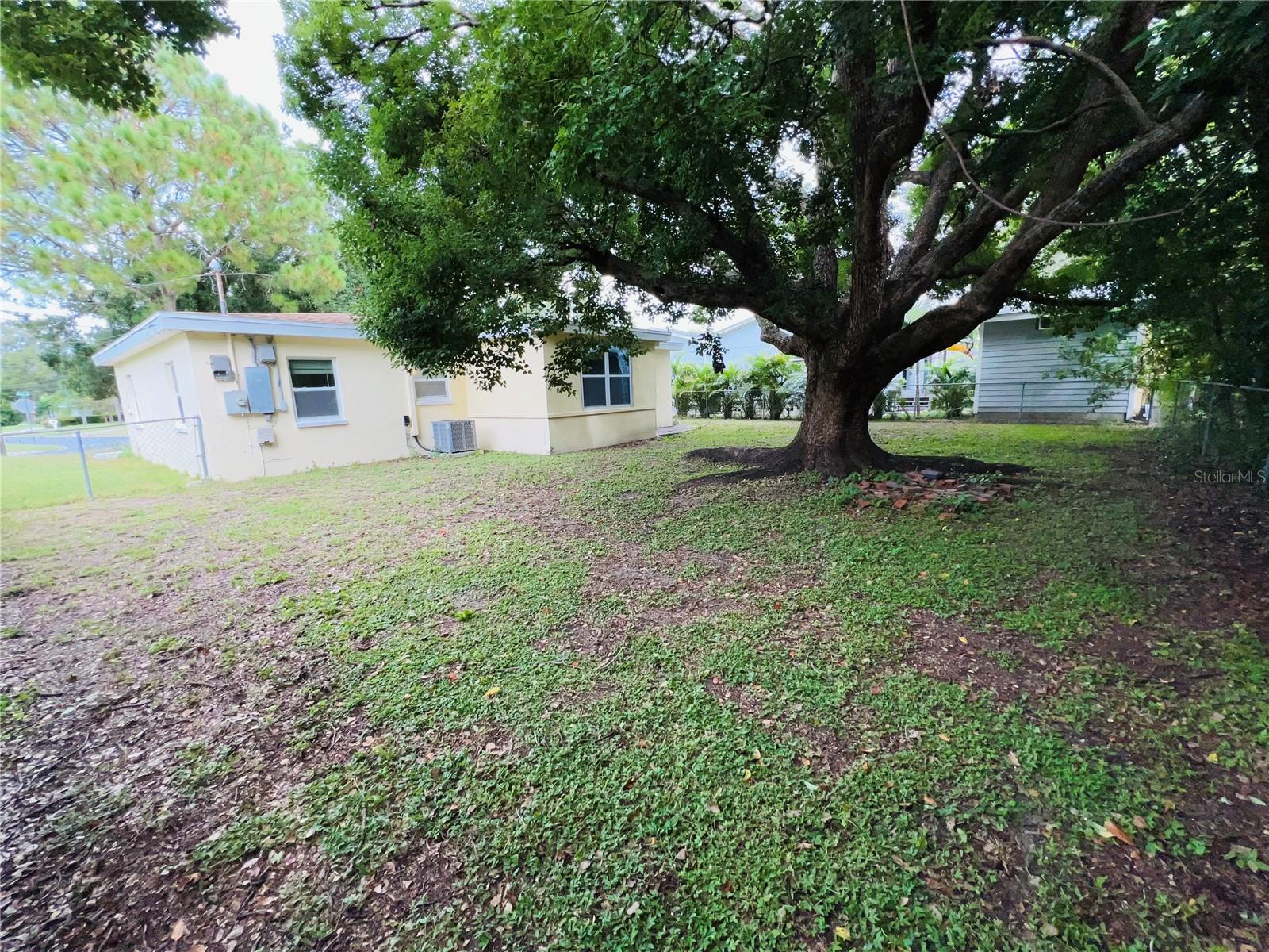 1247 DAVIS RD — photo 24