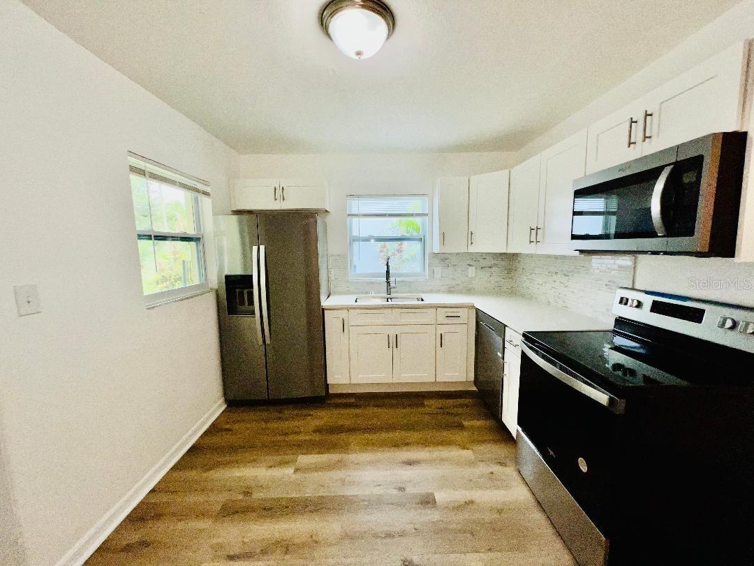 1247 DAVIS RD — photo 5