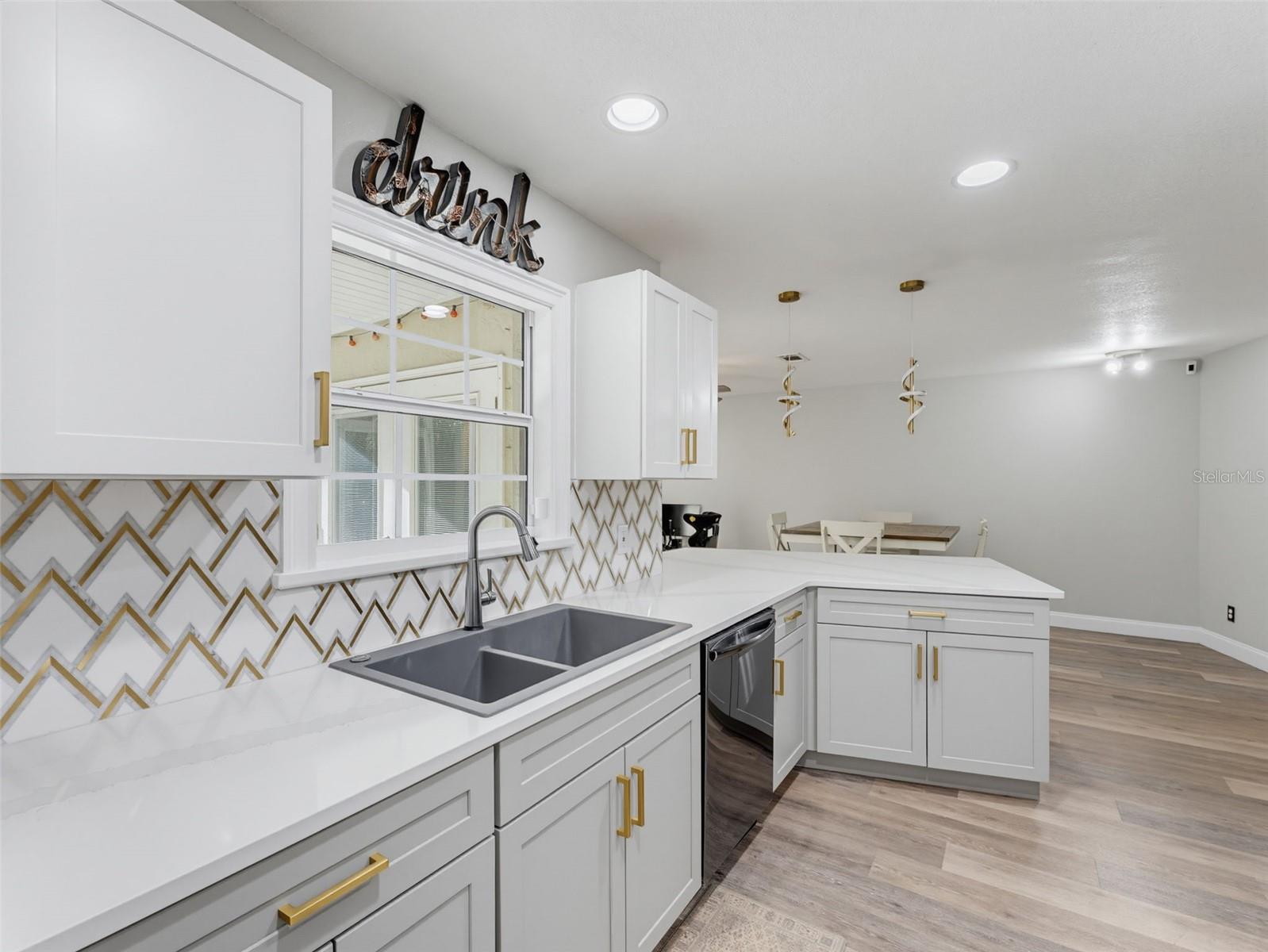 1846 DEL ROBLES DR — photo 13