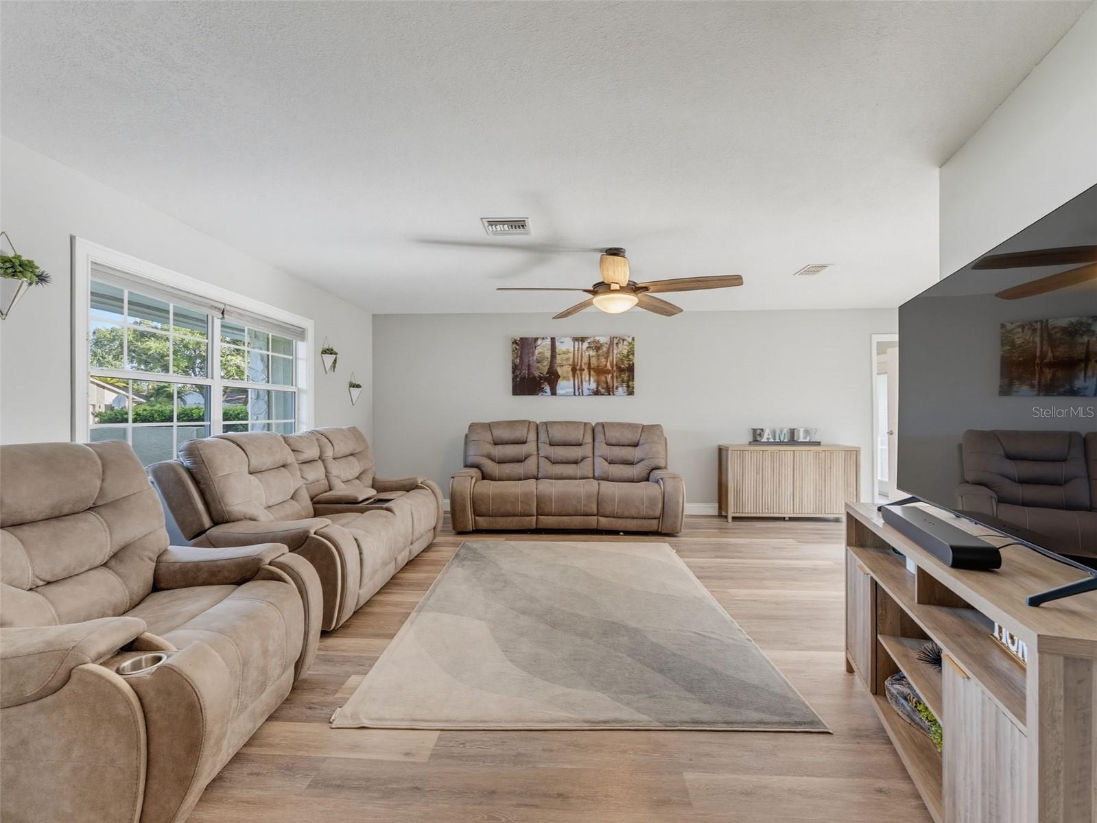 1846 DEL ROBLES DR — photo 9