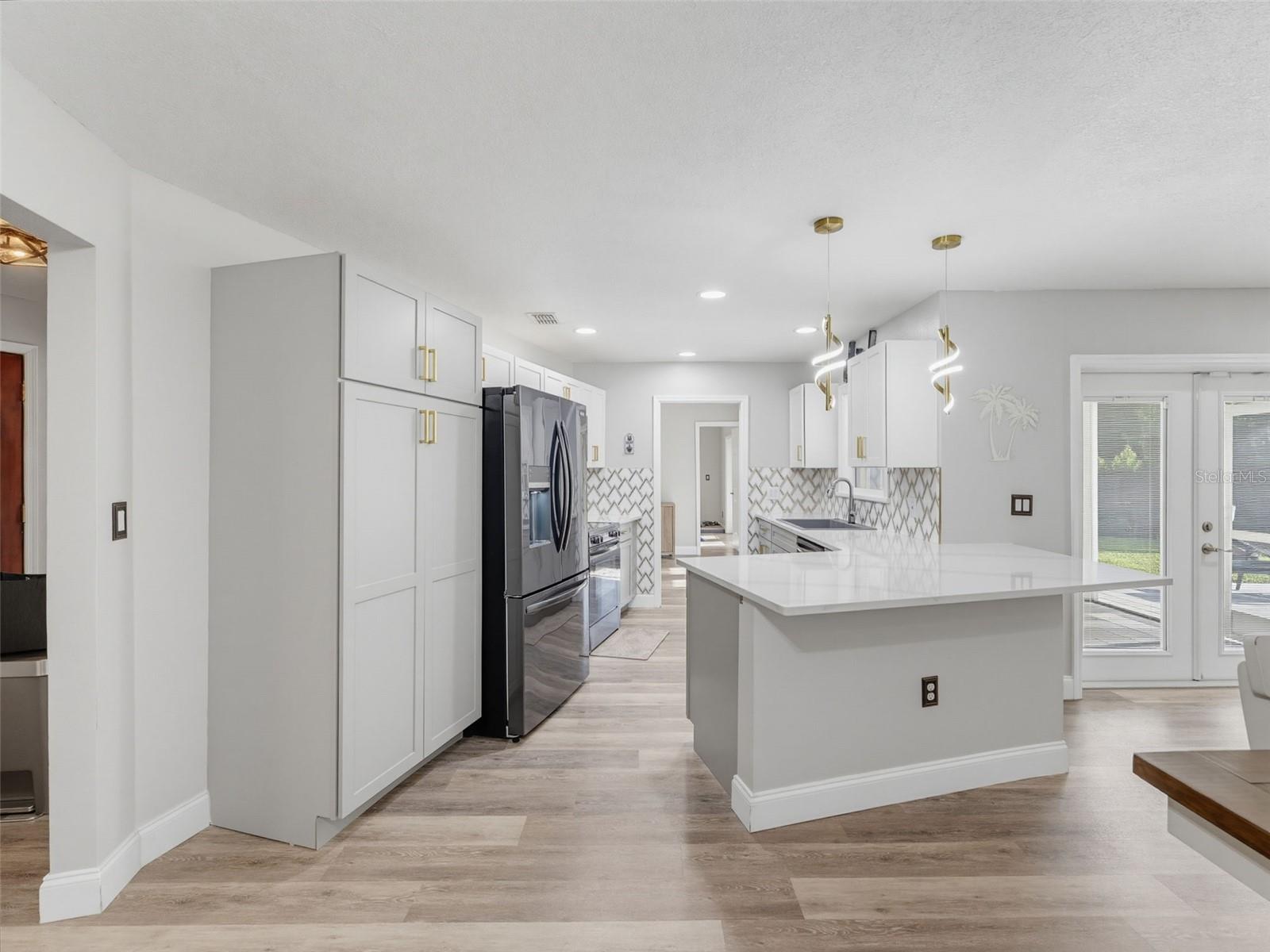 1846 DEL ROBLES DR — photo 16