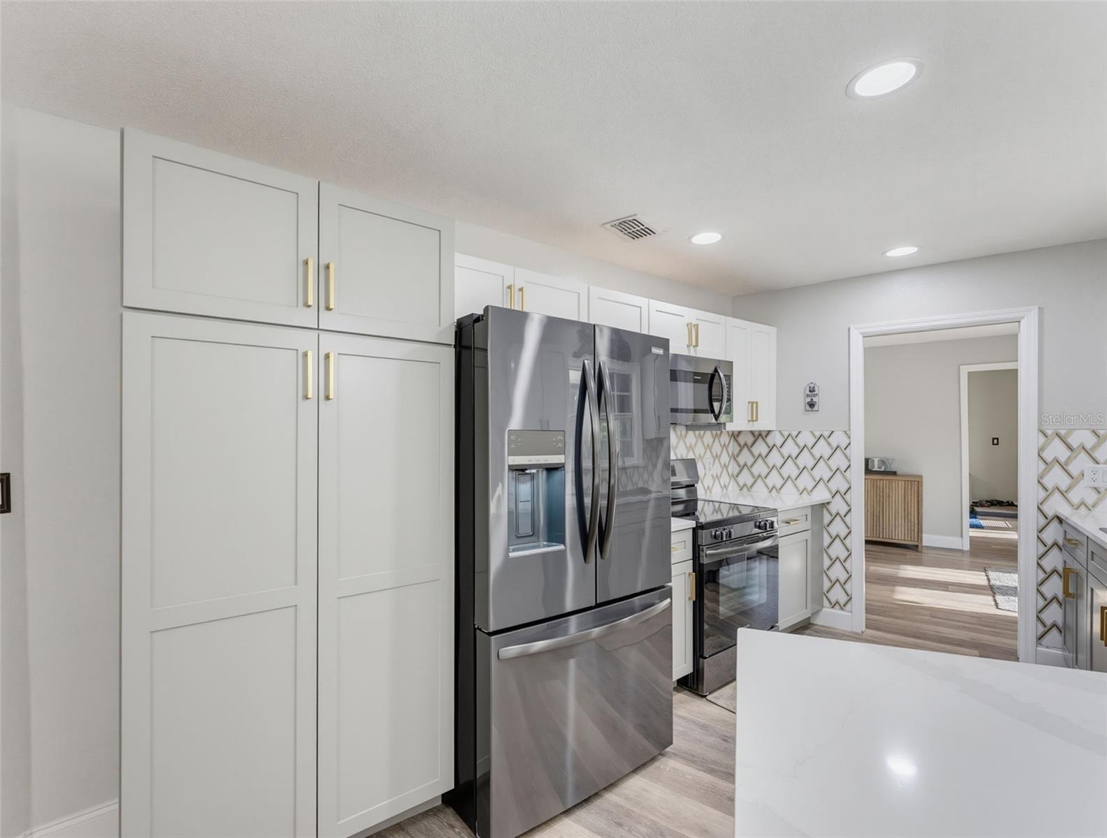 1846 DEL ROBLES DR — photo 15