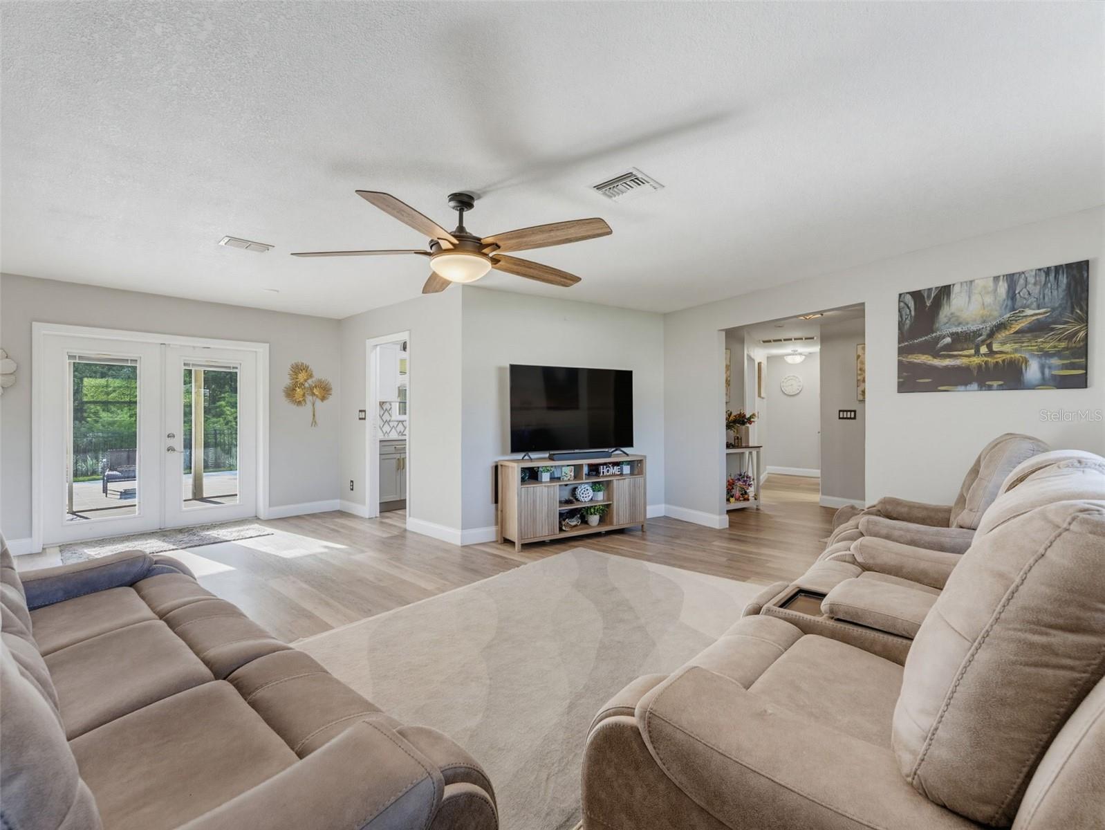 1846 DEL ROBLES DR — photo 11