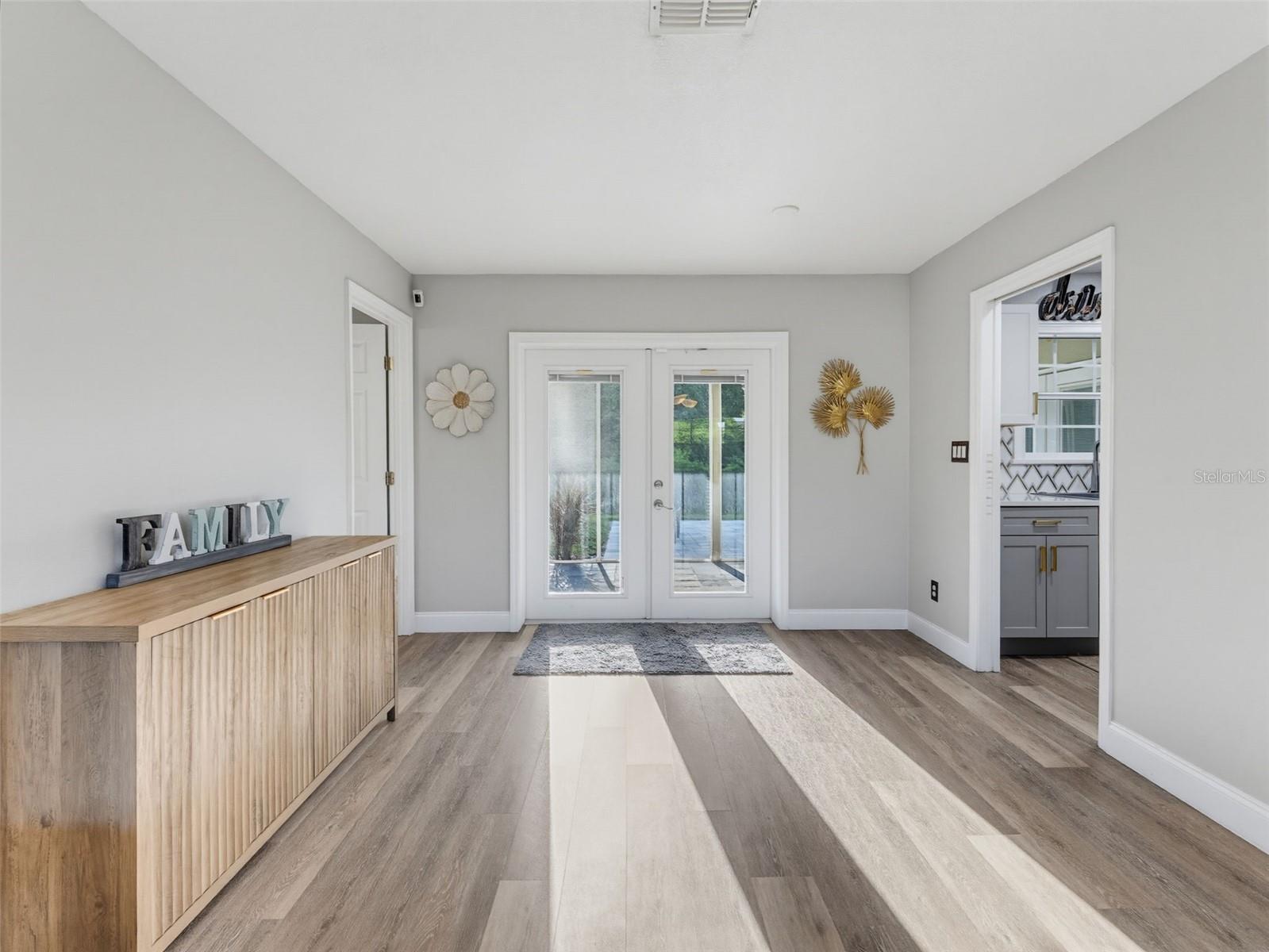 1846 DEL ROBLES DR — photo 12